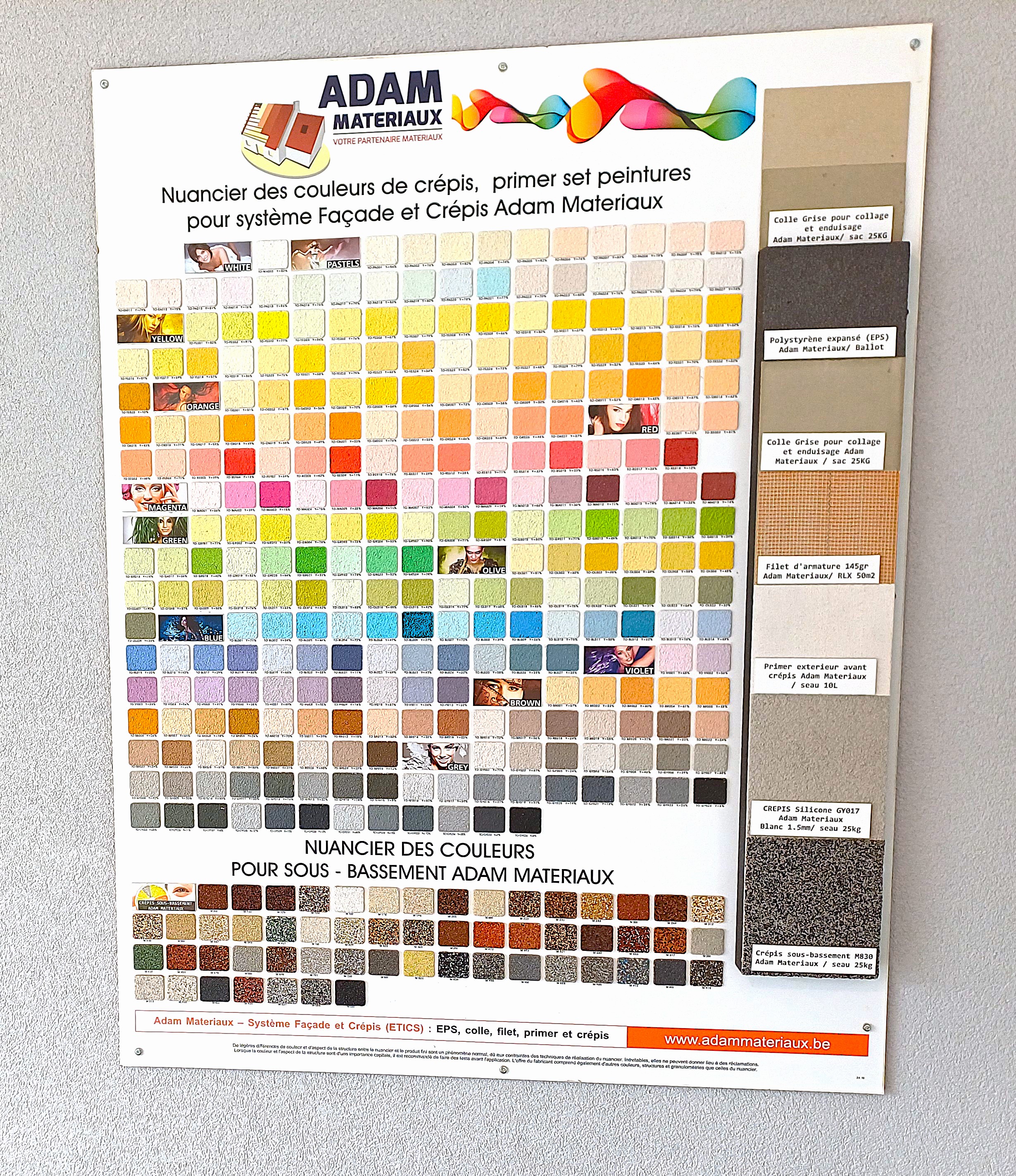 Mur d'exposition des crépis coloré Adam Matériaux
