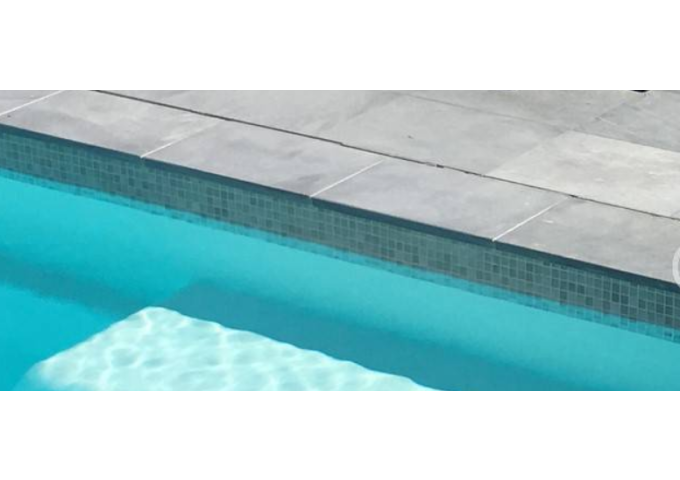 Margelle 100x20x3cm poncé pierre bleue belge pour piscine pièce