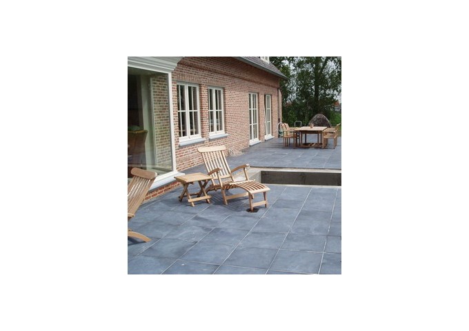 Carrelage . Dalle 40x40x2.5cm en pierre bleu Vietnam poncé et scié pièce