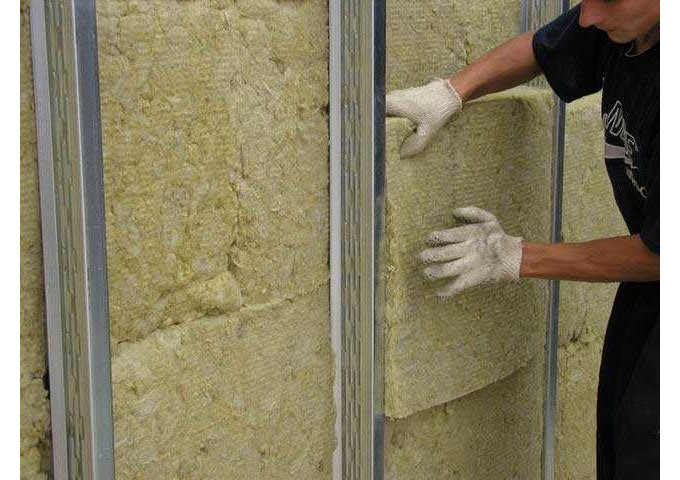 Rockwool Rockmin Plus 10cm Isolant laine de roche en PANNEAU semi.rigide RF ballot 6.1m²